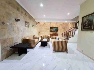 dijual rumah di kirana timur kelapa gading 2 lantai bagus