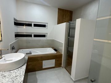 Venta casa en Coto Imperio Austriaco Valle Imperial