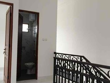 Dijual Cepat! Rumah Hoek Dalam Komplek Duren Sawit Jakarta Timur | Akses 3 Mobil | SHM | Dekat Tol Becakayu