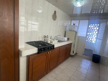 DEPARTAMENTO AMUEBLADO EN RENTA EN TOLUCA DE 2 RCEMARAS CERCA DEL TREN SIN ESTACIONAMIENTO