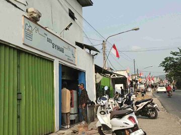 Di jual Rumah Dan Glosir Bonus isinya Dan Konsumen, pegawai