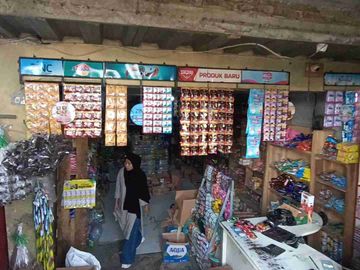 Di jual Rumah Dan Glosir Bonus isinya Dan Konsumen, pegawai