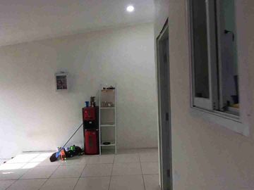 Di jual Rumah Dan Glosir Bonus isinya Dan Konsumen, pegawai