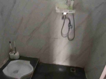 Di jual Rumah Dan Glosir Bonus isinya Dan Konsumen, pegawai
