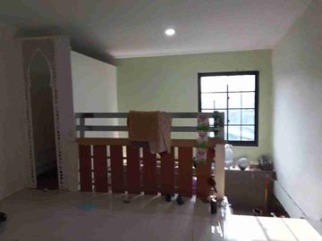 Di jual Rumah Dan Glosir Bonus isinya Dan Konsumen, pegawai