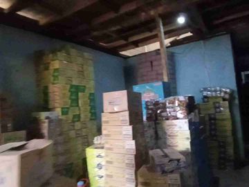 Di jual Rumah Dan Glosir Bonus isinya Dan Konsumen, pegawai