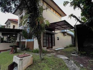 Jual Cepat! Rumah 2 Lantai Dalam Perumahan di jl. Palagan km 7 Dekat HYATT, Kampus UGM dan Pusat Kota Jogja