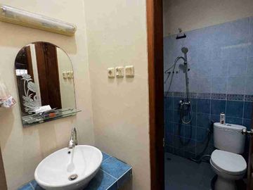 Jual Cepat! Rumah 2 Lantai Dalam Perumahan di jl. Palagan km 7 Dekat HYATT, Kampus UGM dan Pusat Kota Jogja
