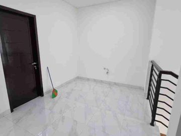 Dijual Rumah Baru 2 Lantai di Pangkalan Jati dekat Tol dan MRT Fatmawati