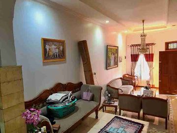 HOT LISTING Rumah 2 Lantai SHM 4 KT di Pamulang, Ciputat – Siap Huni, Harga 1 M Nego