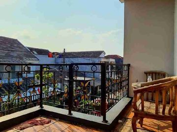 HOT LISTING Rumah 2 Lantai SHM 4 KT di Pamulang, Ciputat – Siap Huni, Harga 1 M Nego