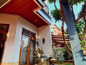 HOT LISTING Rumah 2 Lantai SHM 4 KT di Pamulang, Ciputat – Siap Huni, Harga 1 M Nego