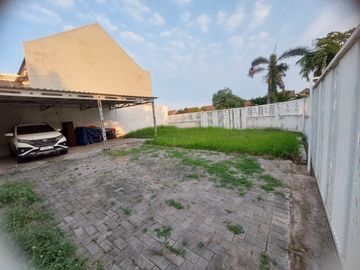Tanah Kavling di Taman Indah Regency Hook Pojok, Selatan Barat Row Jalan 3 Mobil Longgar