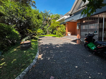 Semi Furnished 4BR House For Lease in Greenmeadows, QC