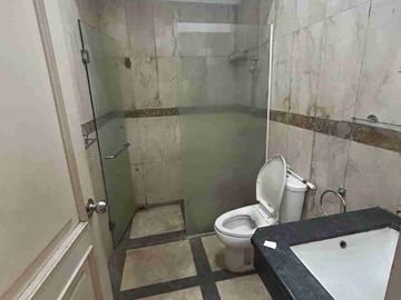 dijual rumah di cempaka putih bagus hadap selatan