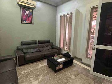 dijual rumah di cempaka putih bagus hadap selatan