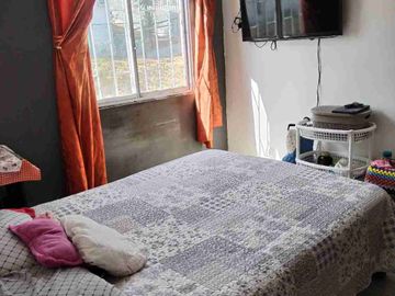 VENDO CASA DE DOS PISOS CIUDAD BICENTENARIO