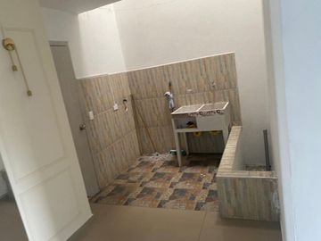 VENTA DE EDIFICIO EN EL BARRIO CIUDAD 2000 DE CALI -OPORTUNIDAD