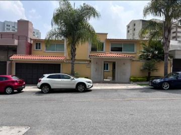 HERMOSA CASA