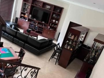 HERMOSA CASA