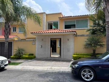 HERMOSA CASA