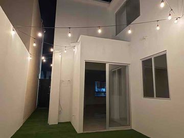 VILLA BONITA REMODELADA CON PATIO