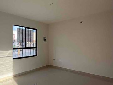 VILLA BONITA REMODELADA CON PATIO