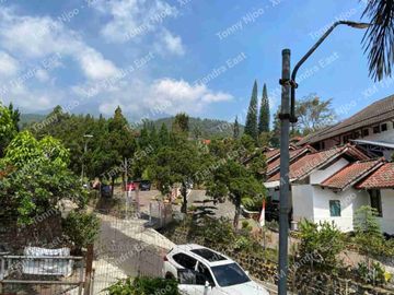 Dijual Murah Villa di Bukit Trawas Garden View Gunung Mojokerto Jawa Timur
