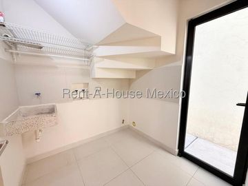 Casa en Renta en Zibatá | 3 Recámaras | area tv o estudio en PA | pasillo lateral de servicio | Amenidades Exclusivas