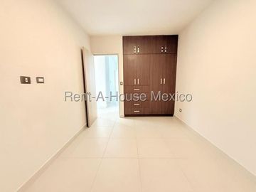 Casa en Renta en Zibatá | 3 Recámaras | area tv o estudio en PA | pasillo lateral de servicio | Amenidades Exclusivas