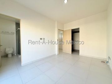 Casa en Renta en Zibatá | 3 Recámaras | area tv o estudio en PA | pasillo lateral de servicio | Amenidades Exclusivas