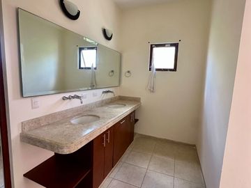 RENTA HERMOSA RESIDENCIA ESTILO HACIENDA EN PRIVADA EN TEMOZÓN NORTE, MÉRIDA YUC.