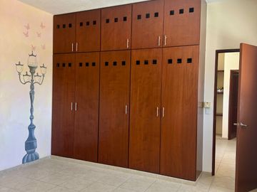 RENTA HERMOSA RESIDENCIA ESTILO HACIENDA EN PRIVADA EN TEMOZÓN NORTE, MÉRIDA YUC.