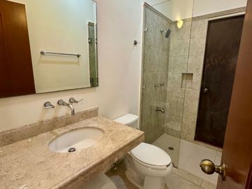 RENTA HERMOSA RESIDENCIA ESTILO HACIENDA EN PRIVADA EN TEMOZÓN NORTE, MÉRIDA YUC.