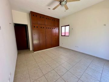 RENTA HERMOSA RESIDENCIA ESTILO HACIENDA EN PRIVADA EN TEMOZÓN NORTE, MÉRIDA YUC.