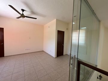 RENTA HERMOSA RESIDENCIA ESTILO HACIENDA EN PRIVADA EN TEMOZÓN NORTE, MÉRIDA YUC.