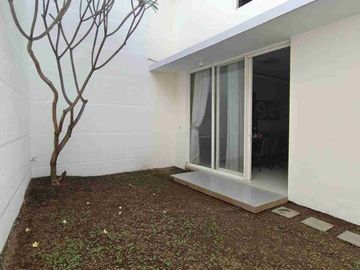 Rumah Full Furnished Lokasi Permata Jingga West Suhat