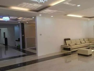 8 bedroom House in Multinational Village for rent