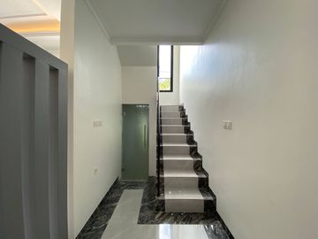 Rumah Mewah Dalam Perumahan Jl Magelang - Palagan Sleman