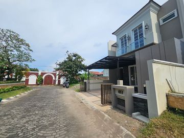 Rumah Mewah Dalam Perum Elit Casa Grande Maguwoharjo