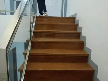 8 bedroom House in Multinational Village for rent
