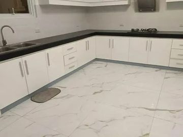 8 bedroom House in Multinational Village for rent