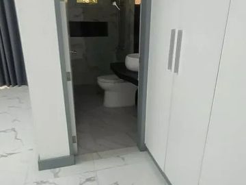8 bedroom House in Multinational Village for rent