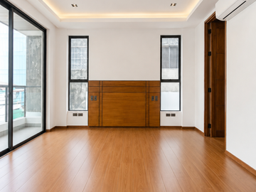 Four Bedroom 4BR House and Lot For Sale in Kapitolyo Pasig | 7793