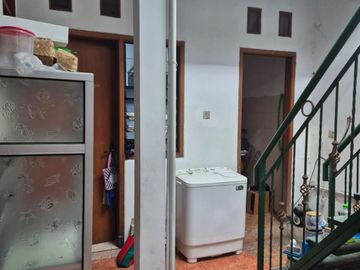 Sewa Rumah Fully Furnished Nyaman & Strategis di Jl. Permata Fajar Indah Colomadu Karanganyar