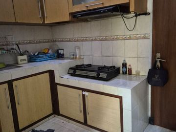 Sewa Rumah Fully Furnished Nyaman & Strategis di Jl. Permata Fajar Indah Colomadu Karanganyar