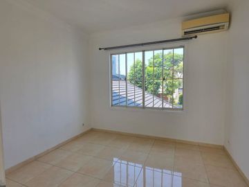Disewakan Rumah Siap Huni Dekat Kawasan Pendidikan dan Akses Tol di Sutera Olivia Alam Sutera Tangerang