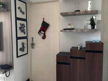 Fully Interior-Designed 4-Bedroom Residence in New Manila