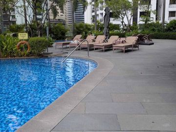 FOR SALE / LEASE: 1-Bedroom Flat in Shang Salcedo Place, Makati City