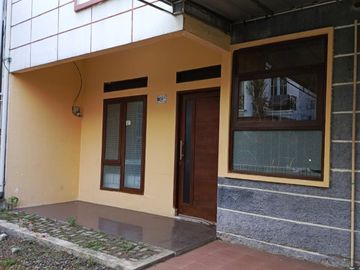 Dijual Rumah Siap Huni di KO. Raden Sanim, Beji